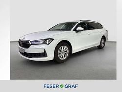 Weiss Gebraucht 2025 Skoda Superb Essence Kombi | 32.370 €