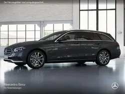 Grau Gebraucht 2022 Mercedes E220 Avantgarde Limousine | 35.990 € (Fairer Preis)