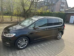 Schwarz Gebraucht 2016 VW Touran Highline Van / Kleinbus | 12.300 € (Etwas zu teuer)