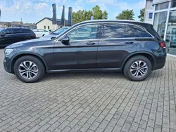 Grau Gebraucht 2020 Mercedes GLC200 Exclusive SUV | 33.990 € (Etwas zu teuer)
