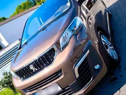 Peugeot Traveller