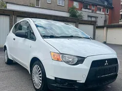 Weiß Gebraucht 2009 Mitsubishi Colt Kleinwagen | 2.199 € (Fairer Preis)