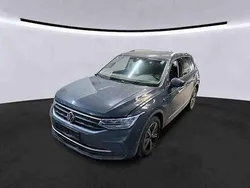 Uranograu Gebraucht 2022 VW Tiguan Life SUV | 23.840 € (Superpreis)