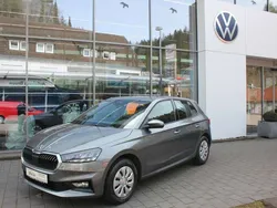 Graphitegrau metallic Gebraucht 2024 Skoda Fabia Selection Kleinwagen | 17.590 € (Guter Preis)