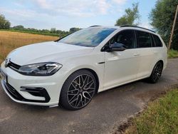 Weiß Gebraucht 2020 VW Golf VII R Kombi | 27.990 € (Etwas zu teuer)