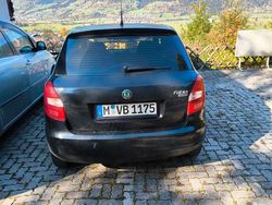 Schwarz Gebraucht 2010 Skoda Fabia Classic Limousine | 1.800 € (Fairer Preis)