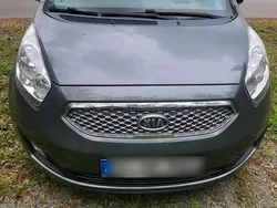 Grau Gebraucht 2011 Kia Venga 2 Kleinwagen | 3.000 €