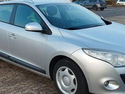 Silber Gebraucht 2010 Renault Mégane III Limousine | 3.490 € (Teuer)