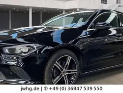 Nachtschwarz Gebraucht 2022 Mercedes CLA200 Kombi | 22.450 € (Guter Preis)