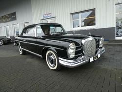 Schwarz Gebraucht 1963 Mercedes 220 SE Cabrio | 119.900 €