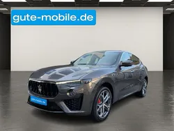 Grau Gebraucht 2023 Maserati Levante SUV | 79.900 € (Fairer Preis)