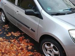 Silber Gebraucht 2009 Renault Clio II Kleinwagen | 1.250 € (Guter Preis)
