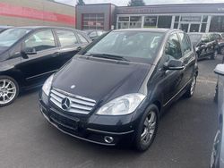 Kosmosblack met. Gebraucht 2011 Mercedes A180 Avantgarde Limousine | 7.800 € (Fairer Preis)