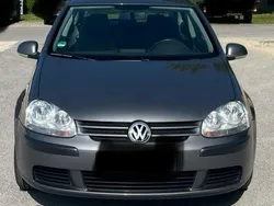 Grau Gebraucht 2006 VW Golf V Limousine | 4.400 € (Etwas zu teuer)