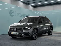 Grau Gebraucht 2024 Mercedes GLA200 AMG SUV | 44.678 € (Etwas zu teuer)