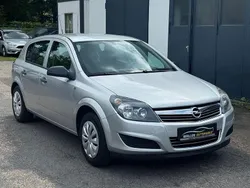 Silber Gebraucht 2009 Opel Astra Limousine | 4.990 €