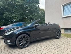 Schwarz Gebraucht 2005 Peugeot 206 CC Cabrio | 999 € (Fairer Preis)