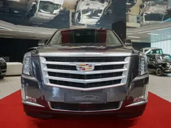 Grau Gebraucht 2015 Cadillac Escalade SUV | 41.499 € (Fairer Preis)