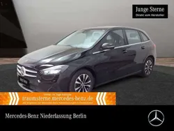 Schwarz Gebraucht 2021 Mercedes B180 Style Van / Kleinbus | 23.890 € (Fairer Preis)