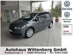 Grau Gebraucht 2024 VW Touran Move Van / Kleinbus | 38.989 € (Fairer Preis)