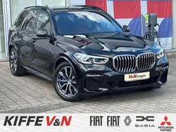 Black sapphire metallic Gebraucht 2022 BMW X5 M Sport SUV | 67.760 € (Fairer Preis)