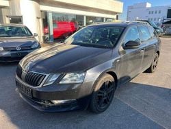 Schwarz Gebraucht 2017 Skoda Octavia Drive Kombi | 9.490 € (Fairer Preis)