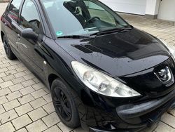 Schwarz Gebraucht 2011 Peugeot 206+ Kleinwagen | 3.500 € (Fairer Preis)