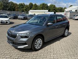 Graphitegrau metallic (metallic) Gebraucht 2023 Skoda Kamiq Style SUV | 22.990 € (Fairer Preis)