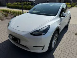 Weiß Gebraucht 2022 Tesla Model Y Long Range SUV | 33.900 € (Guter Preis)