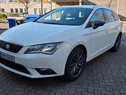 Weiß Gebraucht 2016 Seat Leon ST CONNECT Kombi | 8.100 € (Fairer Preis)