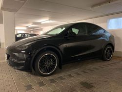 Schwarz Gebraucht 2023 Tesla Model Y SUV | 39.500 € (Fairer Preis)