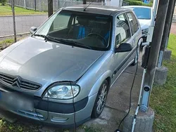 Silber Gebraucht 2003 Citroën Saxo Kleinwagen | 1.200 €
