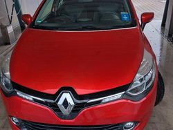 Rot Gebraucht 2015 Renault Clio IV LIMITED Deluxe Kleinwagen | 7.699 € (Fairer Preis)