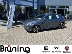 Magnetic tech (grau) Gebraucht 2024 Seat Ibiza FR Limousine | 25.490 €