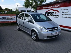 Grau Gebraucht 2004 Opel Meriva Enjoy Van / Kleinbus | 1.990 € (Fairer Preis)