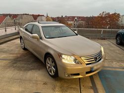 Beige Gebraucht 2011 Lexus LS600h Limousine | 17.950 €
