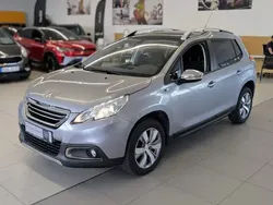 Schwarz perla (schwarz) Gebraucht 2016 Peugeot 2008 Active SUV | 12.996 € (Fairer Preis)