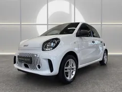 Weiß Gebraucht 2021 Smart ForFour Electric Drive Limousine | 8.930 € (Fairer Preis)