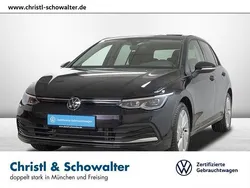 Schwarz Gebraucht 2023 VW Golf VIII Move Limousine | 26.410 € (Guter Preis)