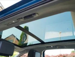 Blau Gebraucht 2016 VW Touran Comfortline Van / Kleinbus | 15.550 €