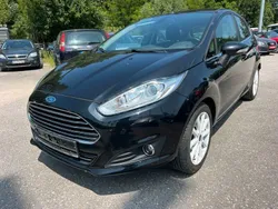 Schwarz Gebraucht 2015 Ford Fiesta Titanium Kleinwagen | 5.300 € (Fairer Preis)