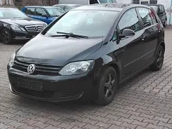 Schwarz Gebraucht 2010 VW Golf Plus Trendline Van / Kleinbus | 4.850 € (Fairer Preis)
