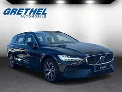 Onyx black / (schwarz) metallic Gebraucht 2024 Volvo V60 Core Kombi | 44.980 € (Teuer)