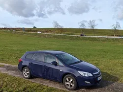 Blau Gebraucht 2012 Opel Astra Edition Kombi | 4.000 € (Guter Preis)