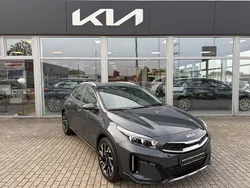 Grau Gebraucht 2023 Kia XCeed Spirit SUV | 23.850 € (Fairer Preis)