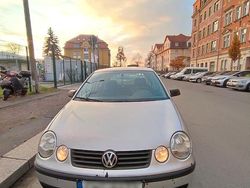 Silber Gebraucht 2003 VW Polo Kleinwagen | 749 € (Guter Preis)