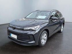 Grau Neu 2025 VW Tiguan Basis SUV | 33.700 €