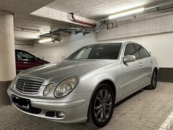 Silber Gebraucht 2007 Mercedes E200 Limousine | 6.000 € (Etwas zu teuer)