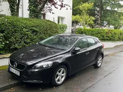 Schwarz Gebraucht 2017 Volvo V40 Kombi | 12.000 € (Guter Preis)