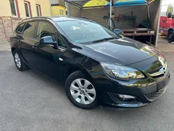 Schwarz Gebraucht 2015 Opel Astra Kombi | 6.100 € (Fairer Preis)